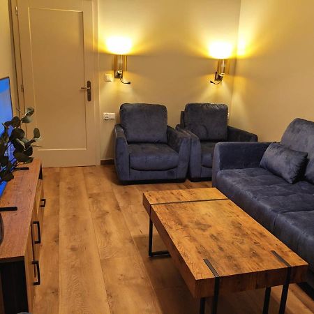 Spacious Two-Bedroom Apartment In The City Center Cracovia Esterno foto