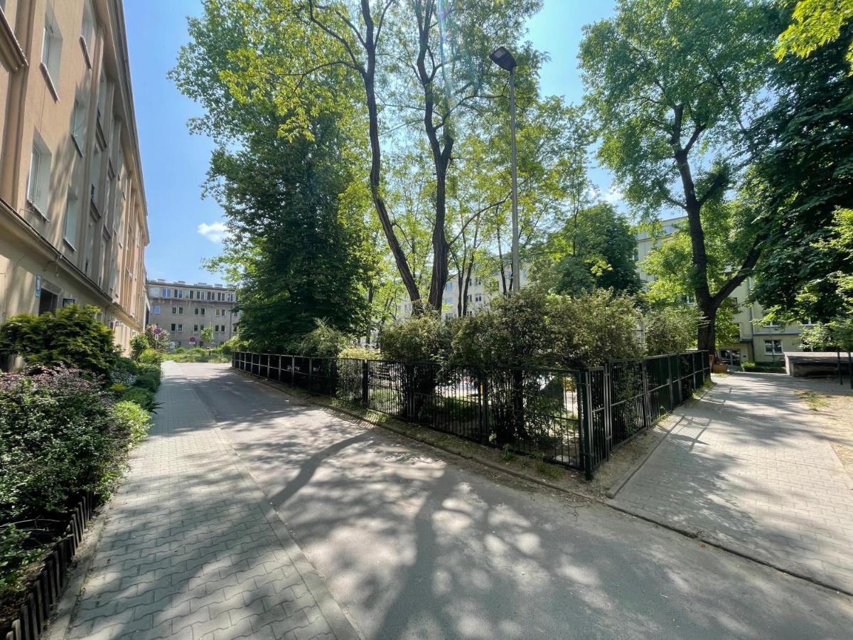 Spacious Two-Bedroom Apartment In The City Center Cracovia Esterno foto