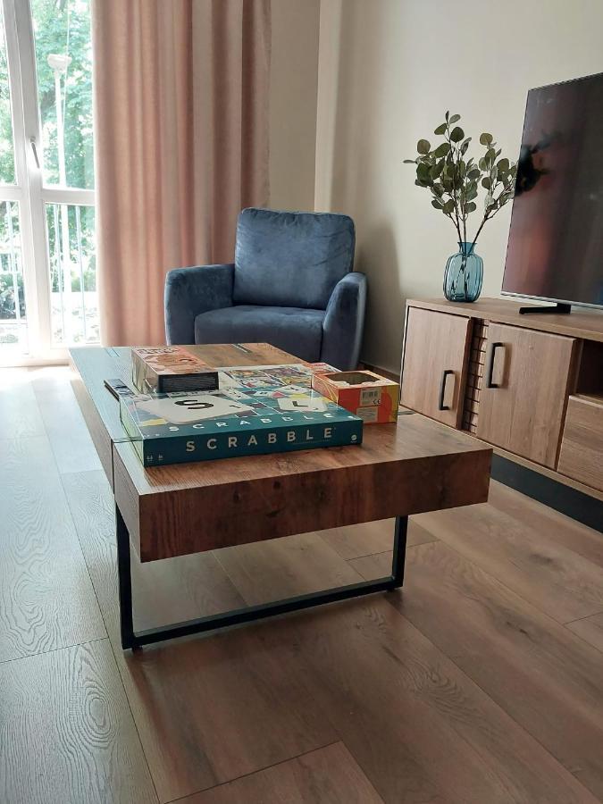 Spacious Two-Bedroom Apartment In The City Center Cracovia Esterno foto